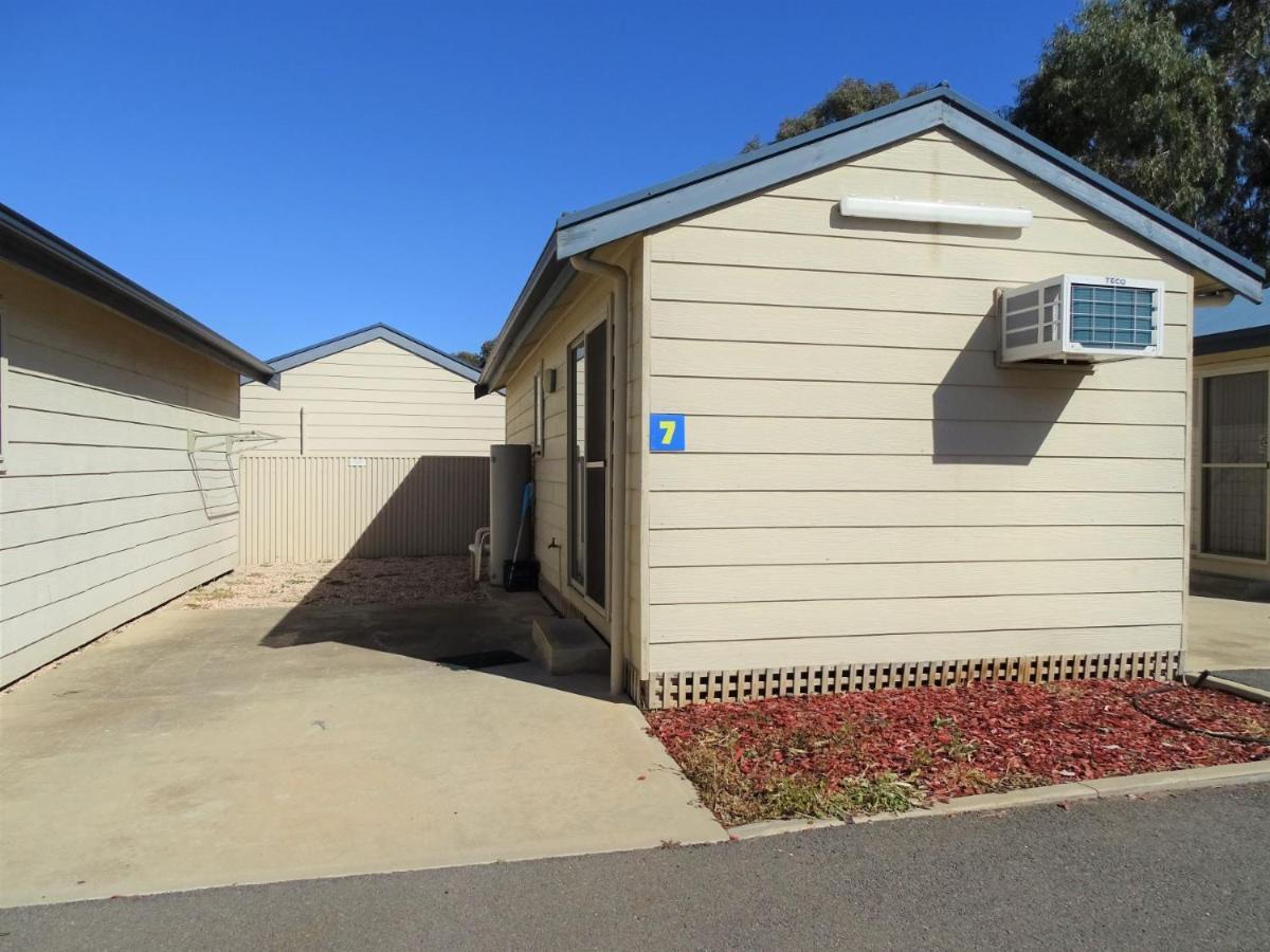 Moonta Bay Cabins Motel Port Moonta Exterior photo