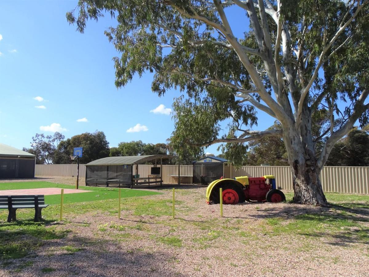 Moonta Bay Cabins Motel Port Moonta Exterior photo