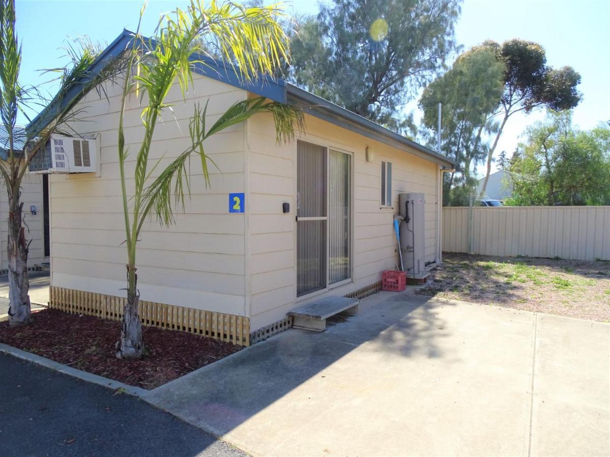 Moonta Bay Cabins Motel Port Moonta Exterior photo
