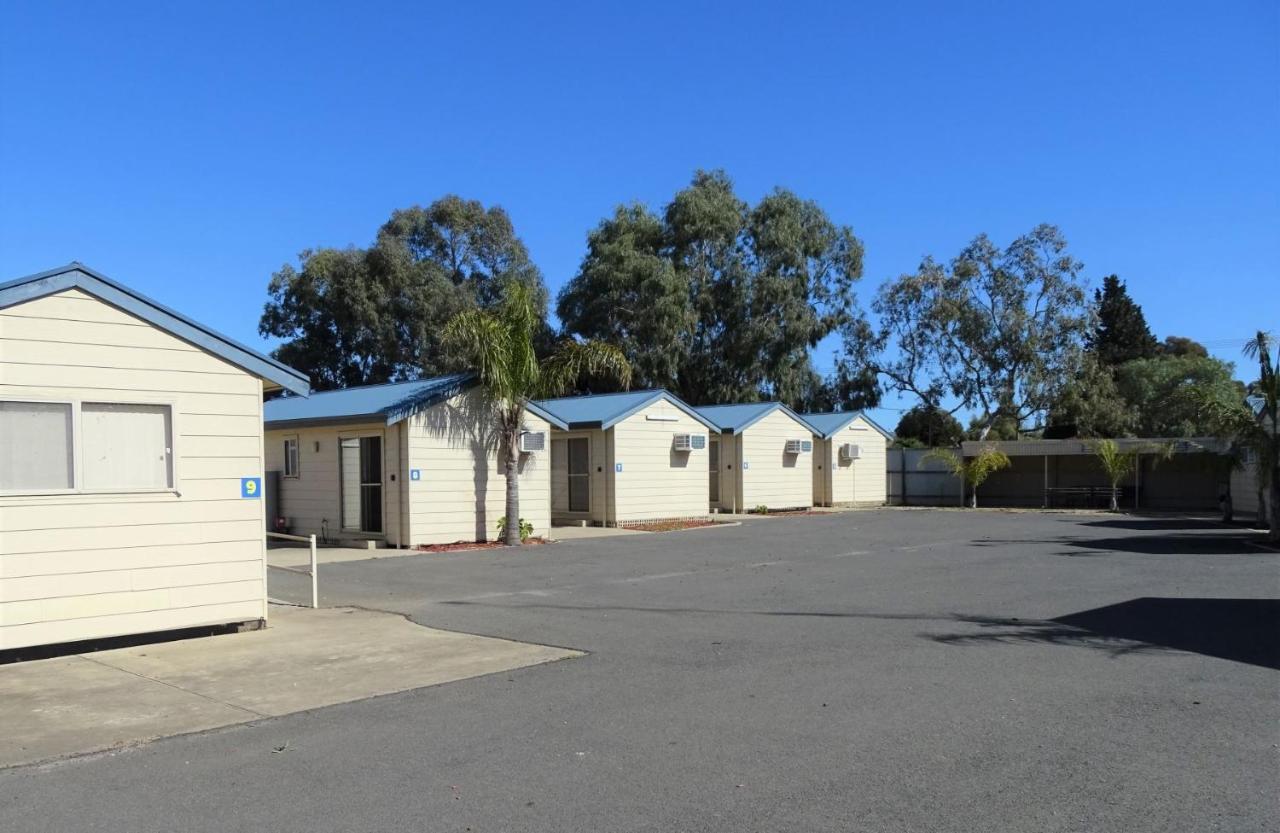 Moonta Bay Cabins Motel Port Moonta Exterior photo
