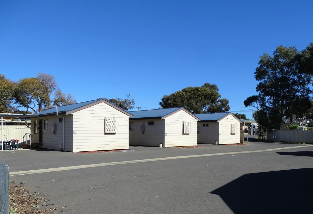 Moonta Bay Cabins Motel Port Moonta Exterior photo